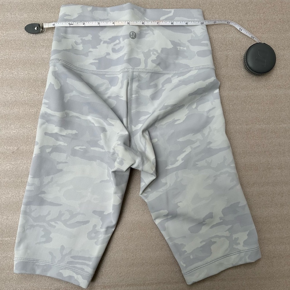 Lululemon 10'' Wunder Under Short Incognito Camo Jacquard Alpine White Star Sz 4 - Picture 6 of 8